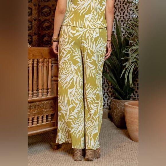 554. Leaf Print Plisse Dress Pants in Kiwi SET - Picture 3 of 4